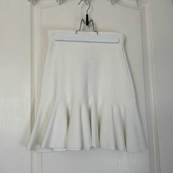 NWT Express White Skirt - Picture 2 of 3